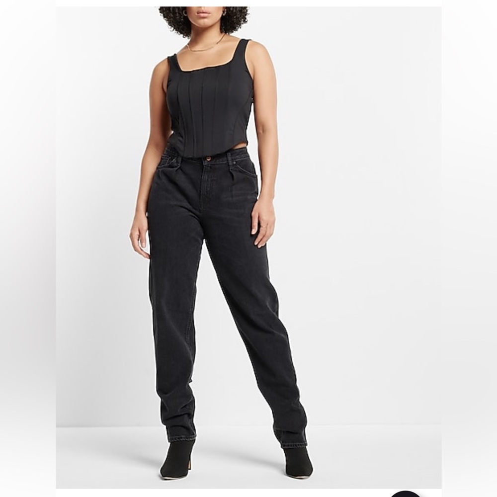 NWT Express Relaxed Tapered Mid Rise Jeans